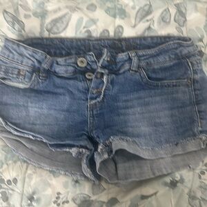 Distressed finally star cut jeans shorts sz 7